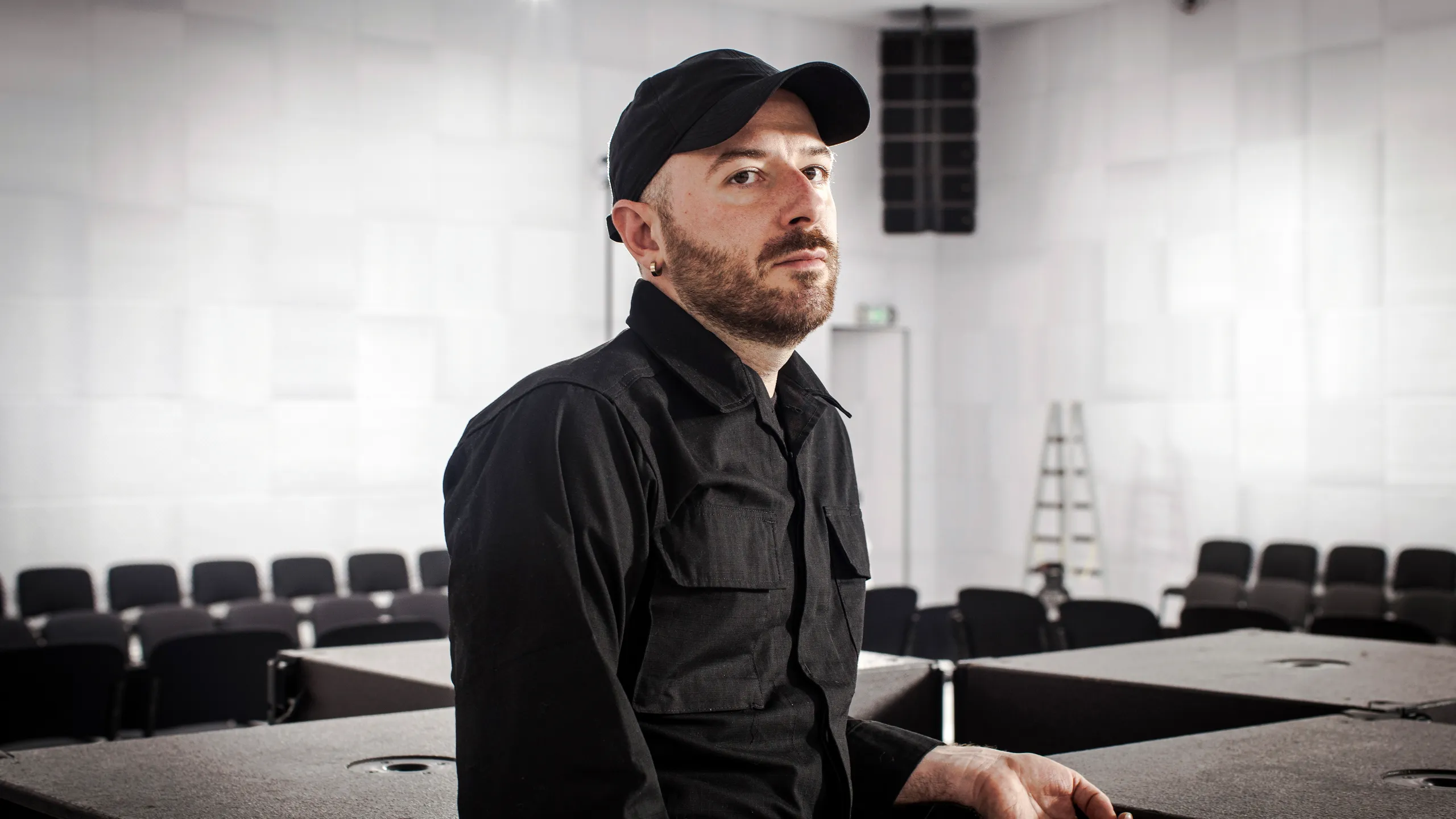 Pocos diseñadores tienen el poder y la creatividad de transformar una marca dec lujo como Balenciaga y Deman tiene ese poder.